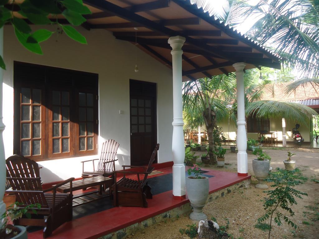 Bay Hill Guest House Tangalle Exteriör bild
